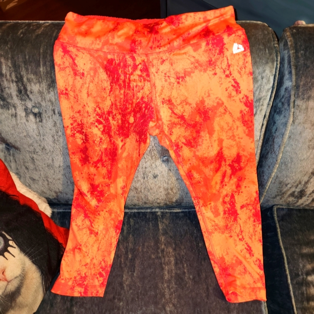 Barely worn 3/4 length workout pants